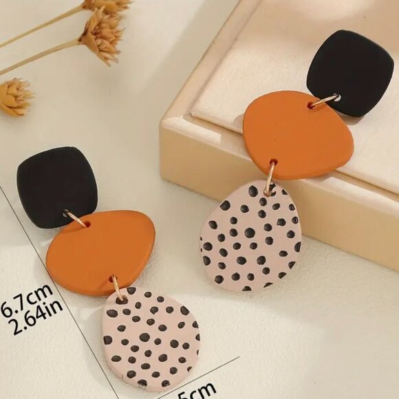 Pumpkin Spice Fall Dangle Earrings - Picture 4 of 5